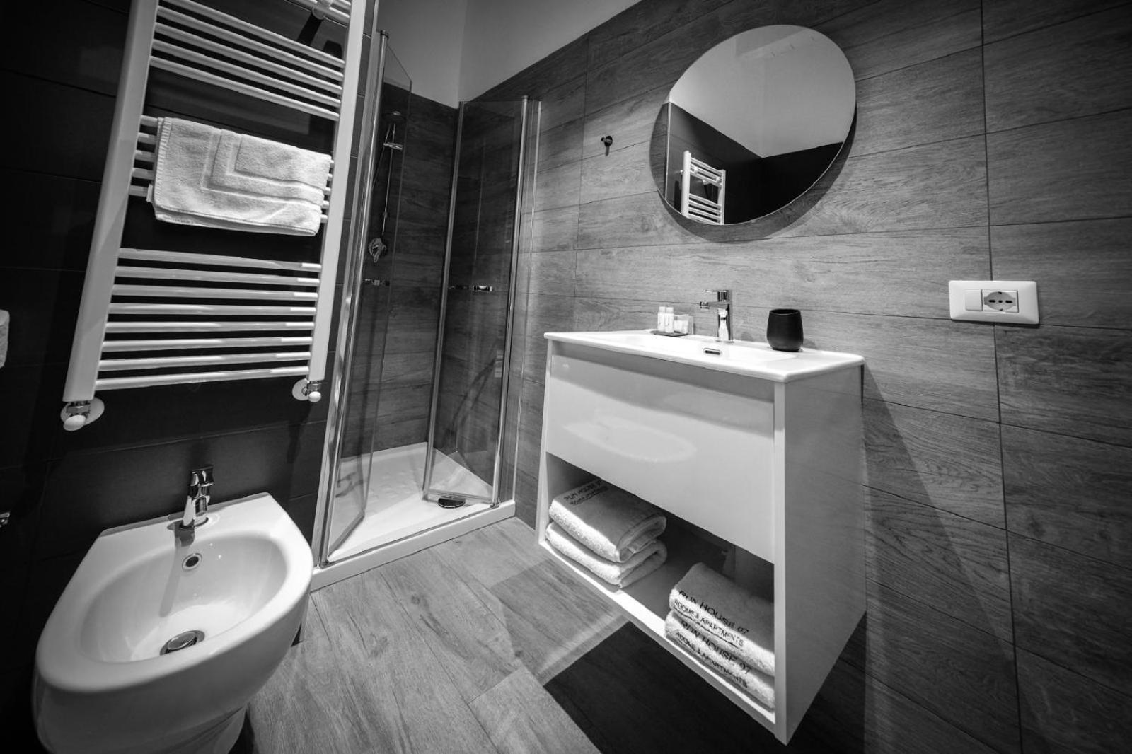 Run House 07 Rooms & Apartments กัสซาโน เดลเล มูร์เจ ภายนอก รูปภาพ